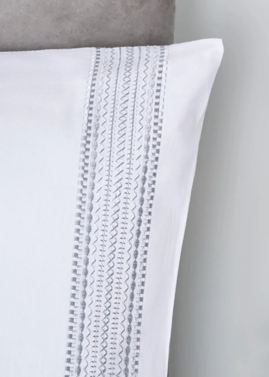 Appletree Boutique Embroidered Band White Duvet Cover Set