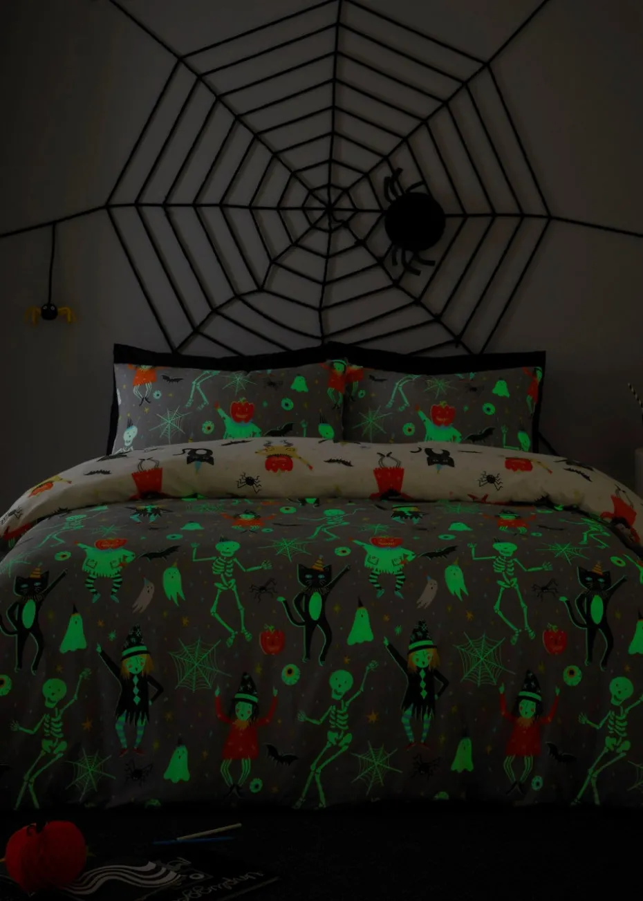 Bedlam Halloween Party Duvet Cover Set