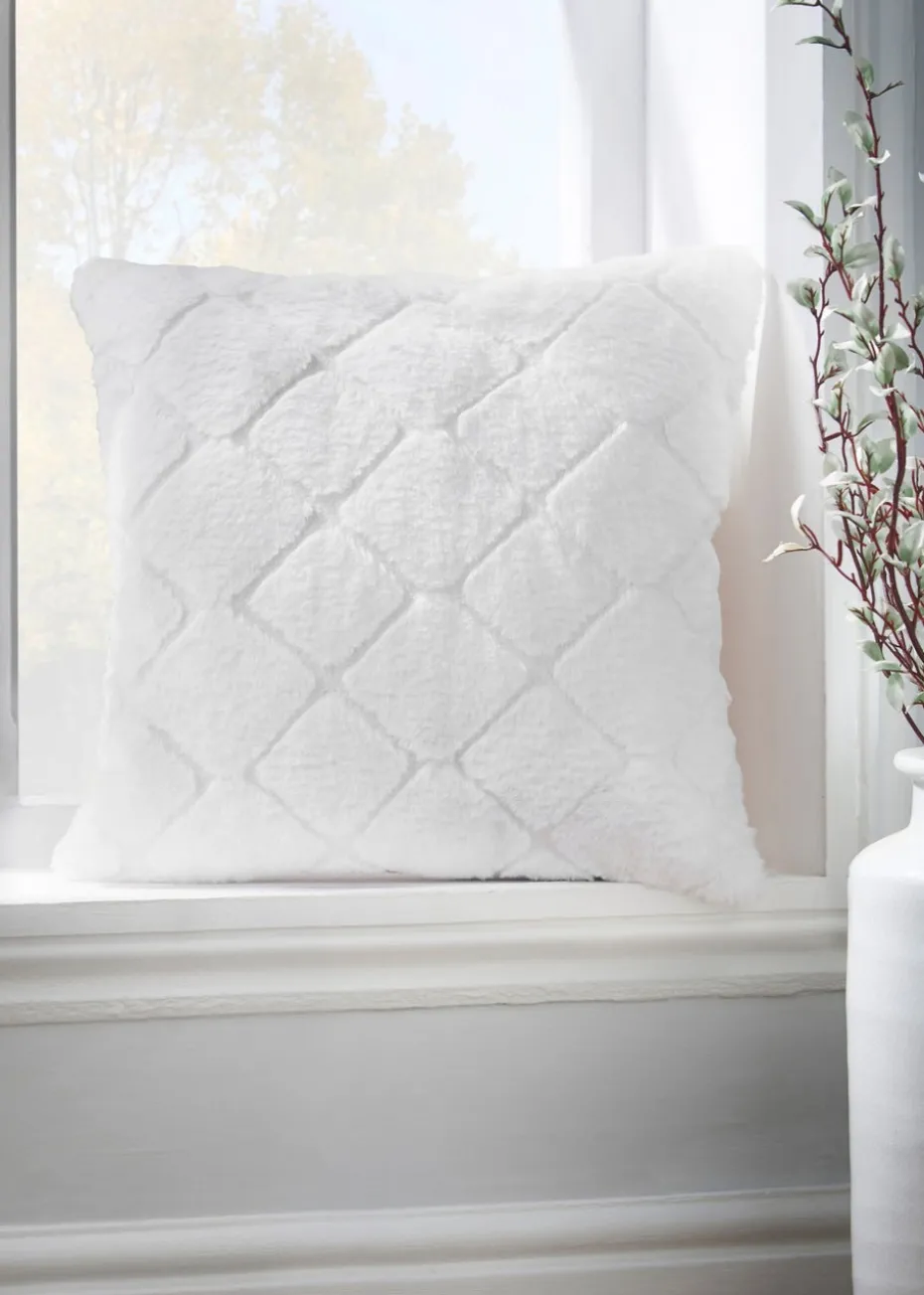 Catherine Lansfield Cosy Diamond Cushion (43x43cm)