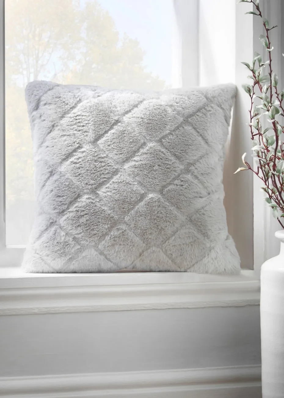 Catherine Lansfield Cosy Diamond Cushion (43x43cm)