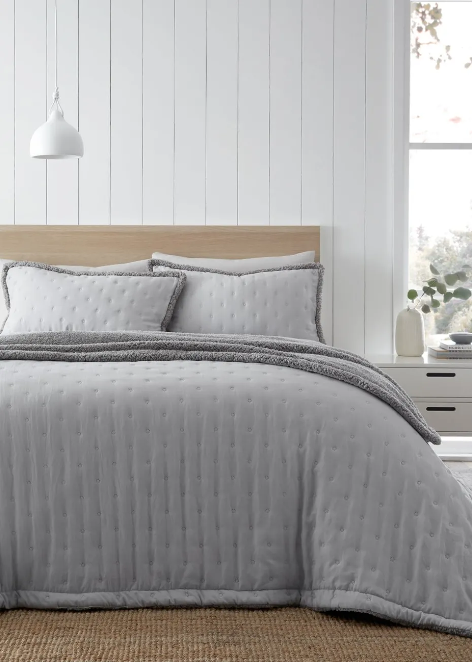 Catherine Lansfield Nori Silver Pinsonic Faux-Shearling Bedspread (220x230cm)
