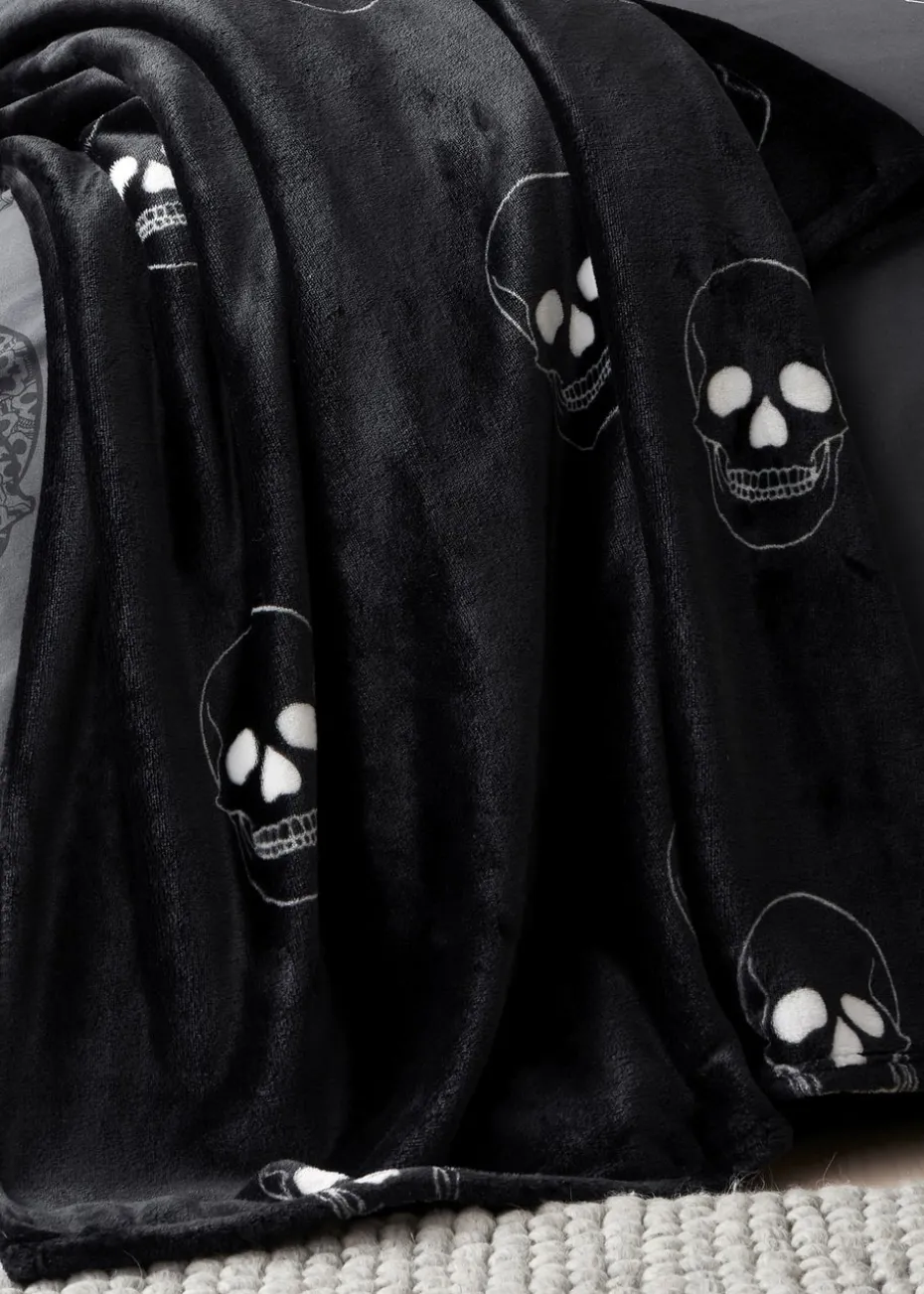 Catherine Lansfield Skulls Cosy Fleece 130x170cm Blanket Throw