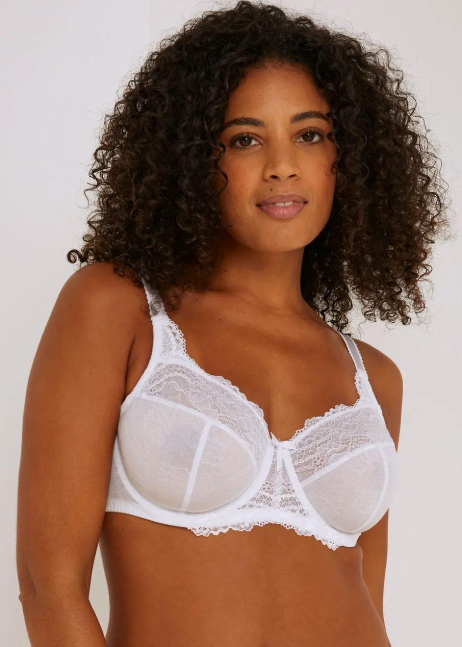 DD+ White Lace Stretch Bra