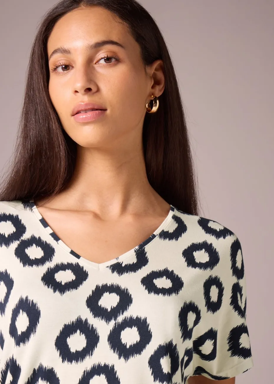 Et Vous Cream Scratch Print V Neck T-Shirt