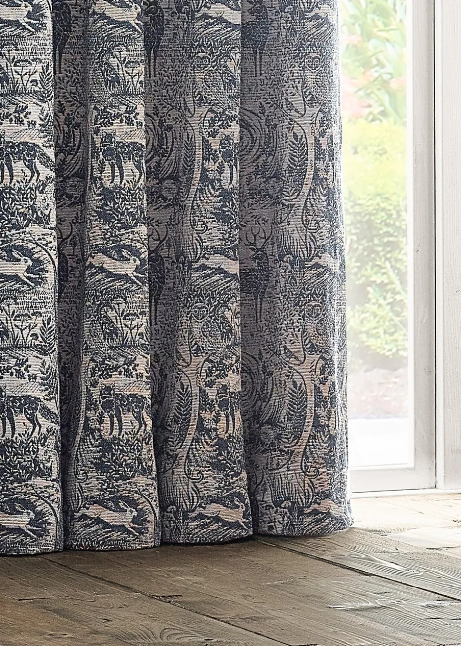 furn. Winter Woods Animal Chenille Eyelet Curtains