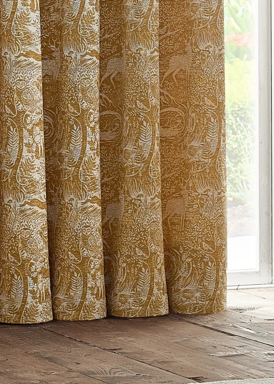 furn. Winter Woods Animal Chenille Eyelet Curtains