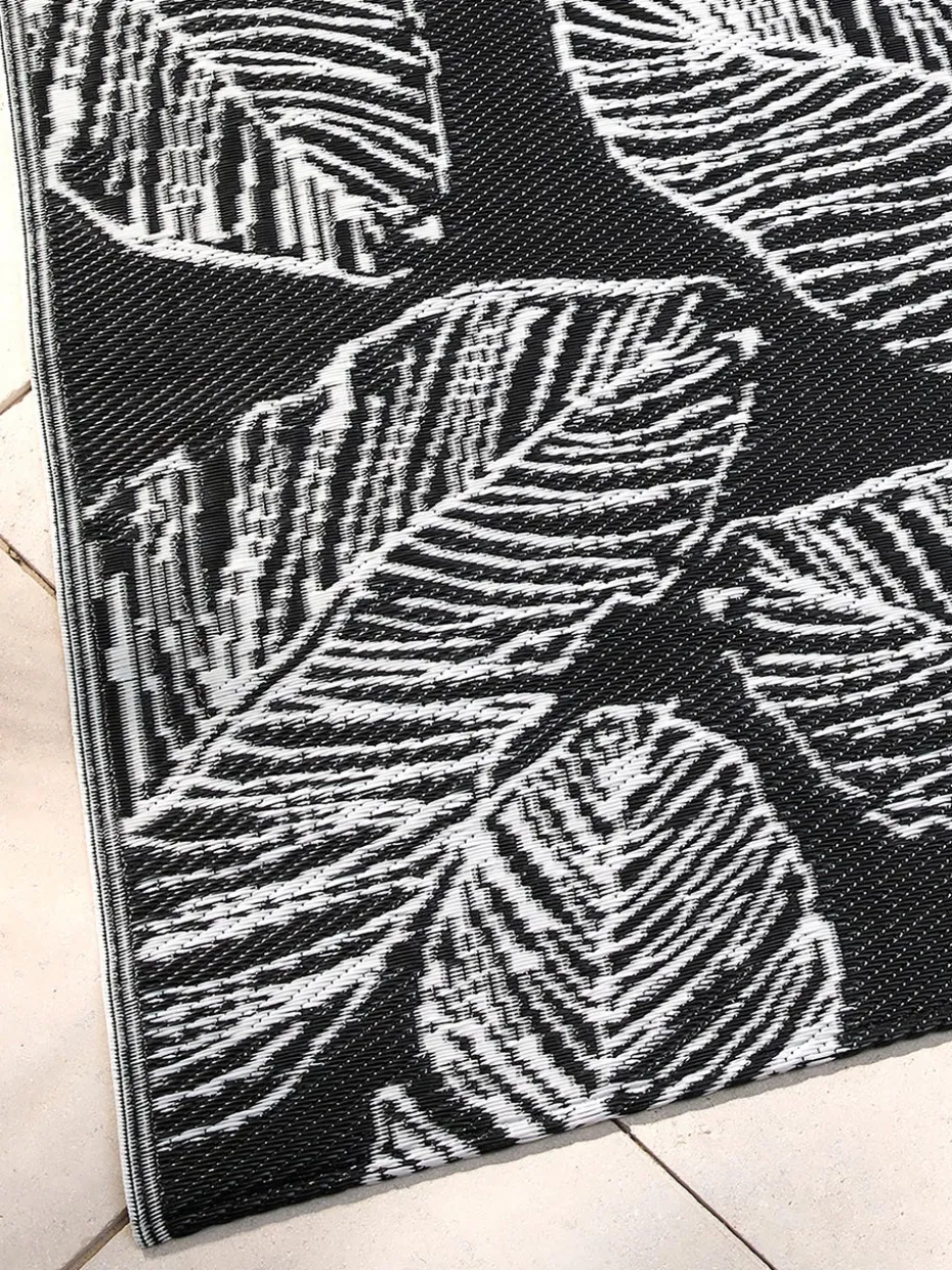 Fusion Matteo Black Outdoor Rug