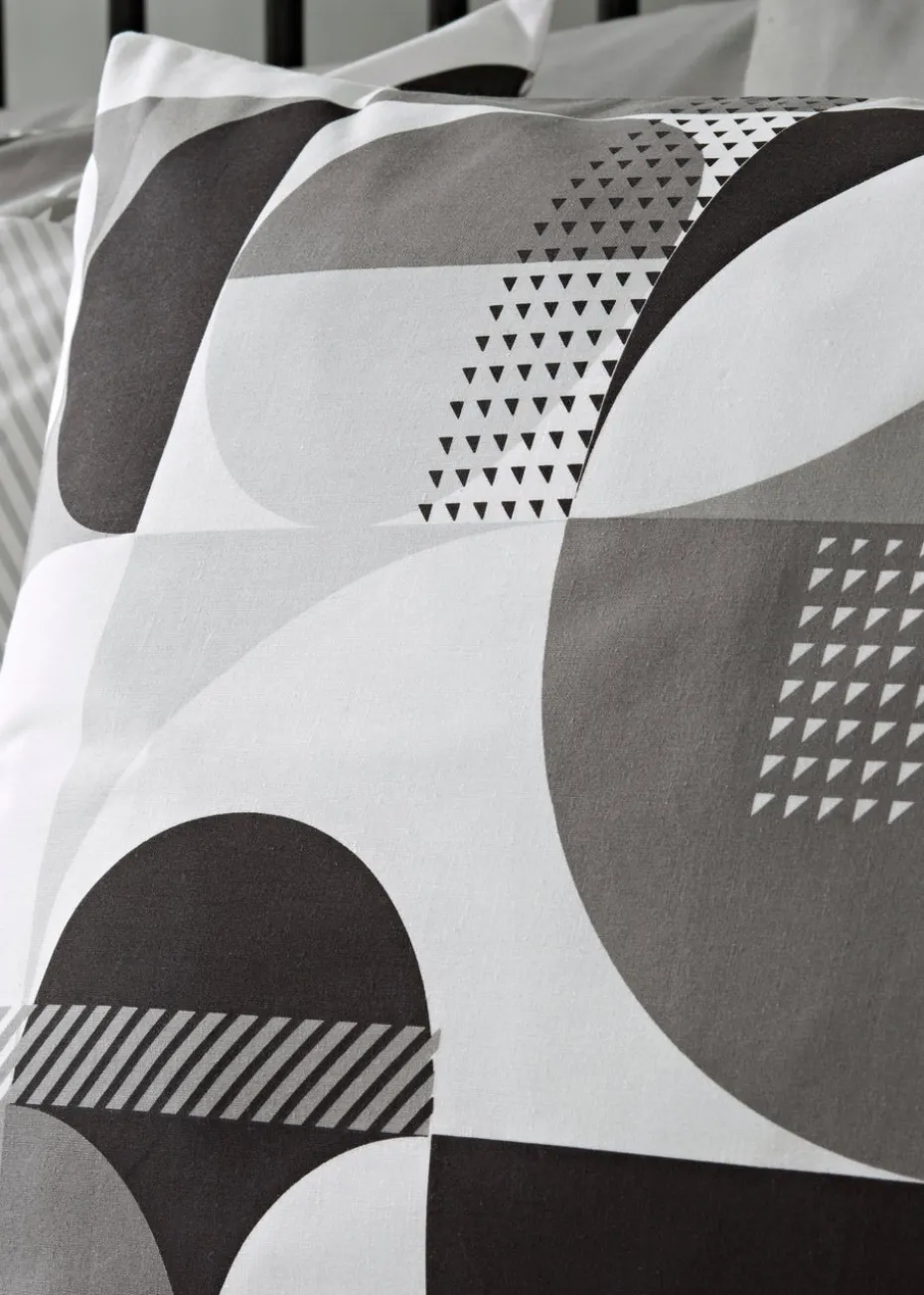Grey Geometric Pattern Duvet Set