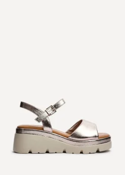 Linzi Nyla Pink Faux Leather Platform Cleated Sole Flatform Sandal