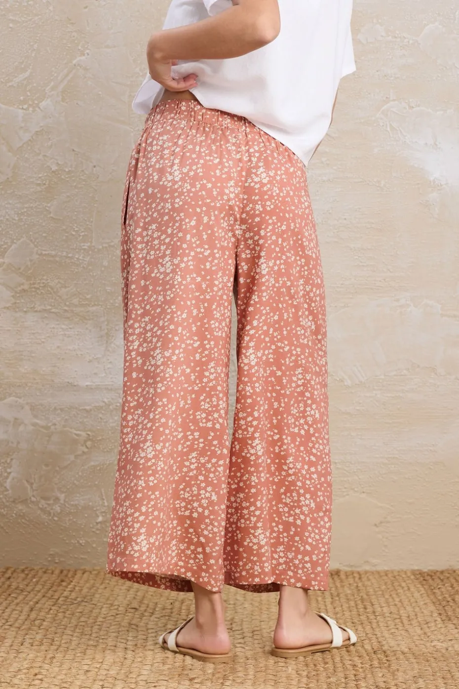Pixiegirl Petite Coral Pink Ditsy Floral Cropped Trousers