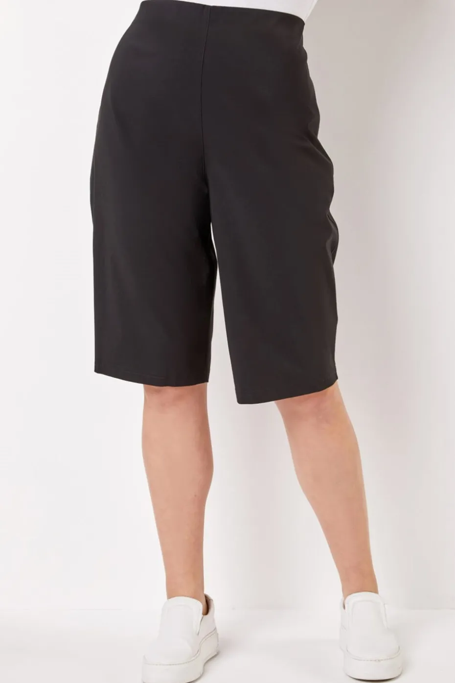 Roman Black Curve Knee Length Elastic Waist Shorts