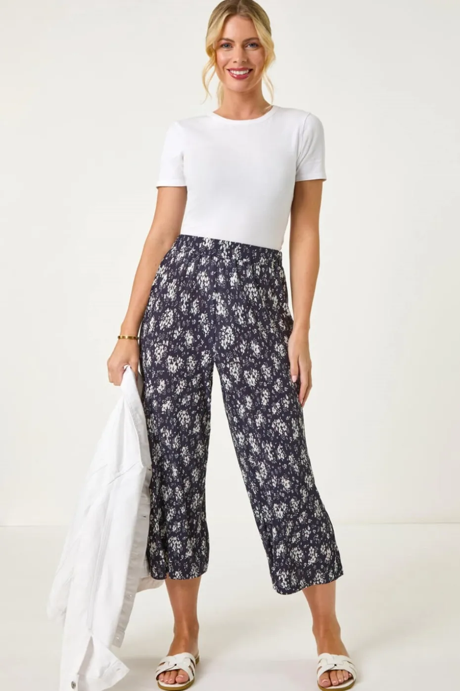 Roman Navy Petite Floral Crinkle Cropped Trouser