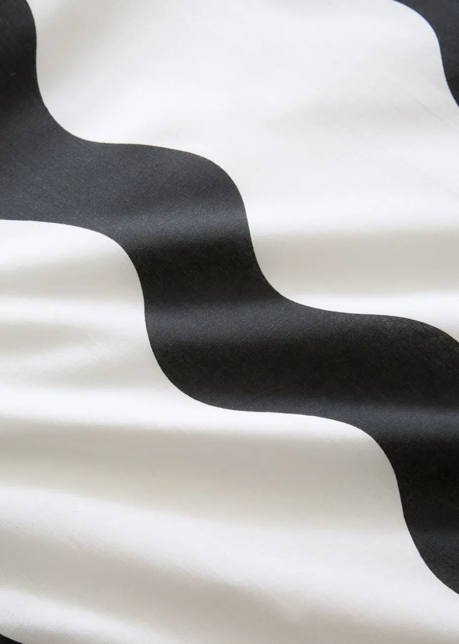 Sassy B Waves Reversible Duvet Cover Set