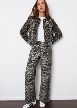 Threadbare Brown Petite Soleil Leopard Print Wide Leg Denim Jeans