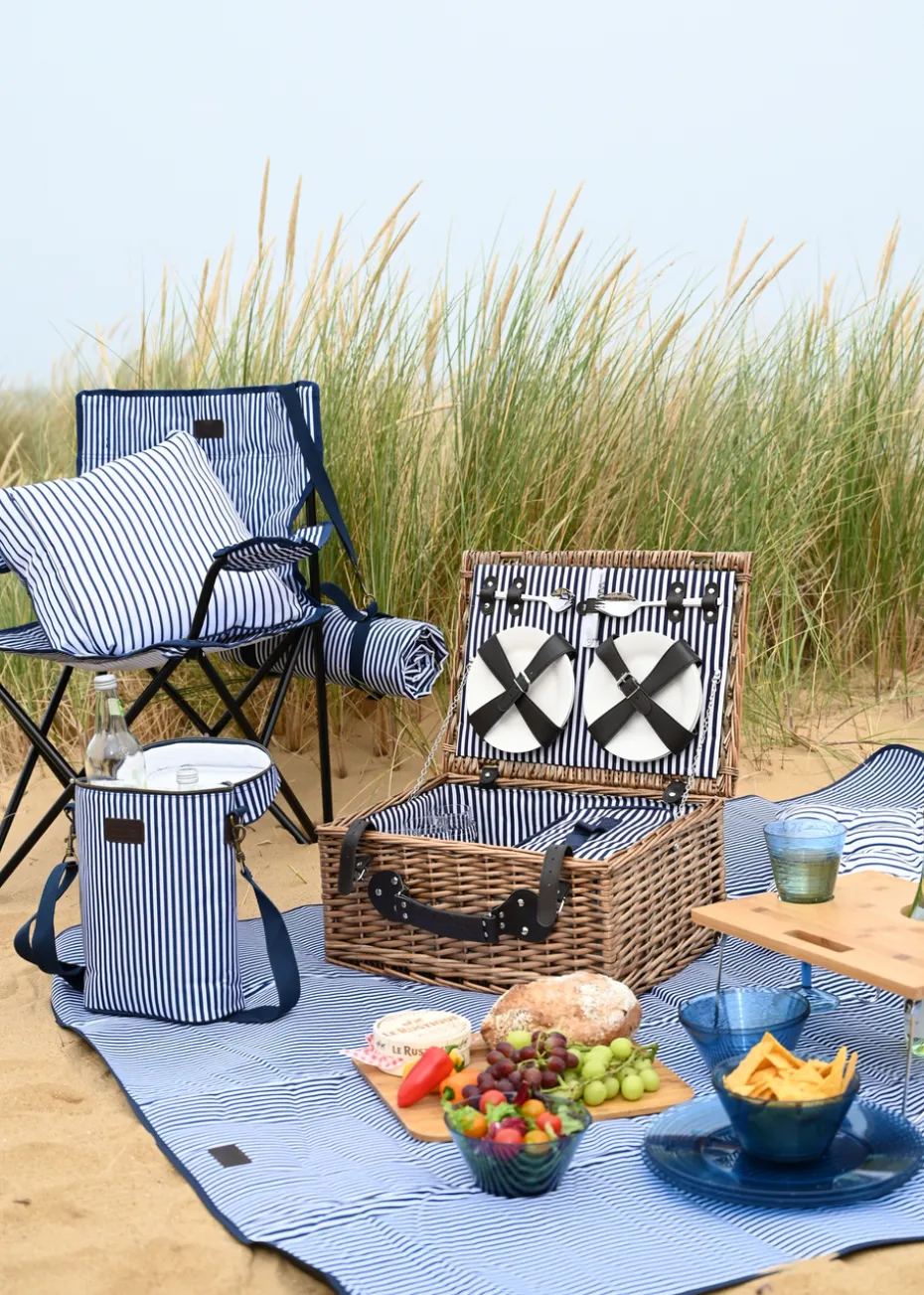 Three Rivers 4 Person Basket With Contents Including Sporks