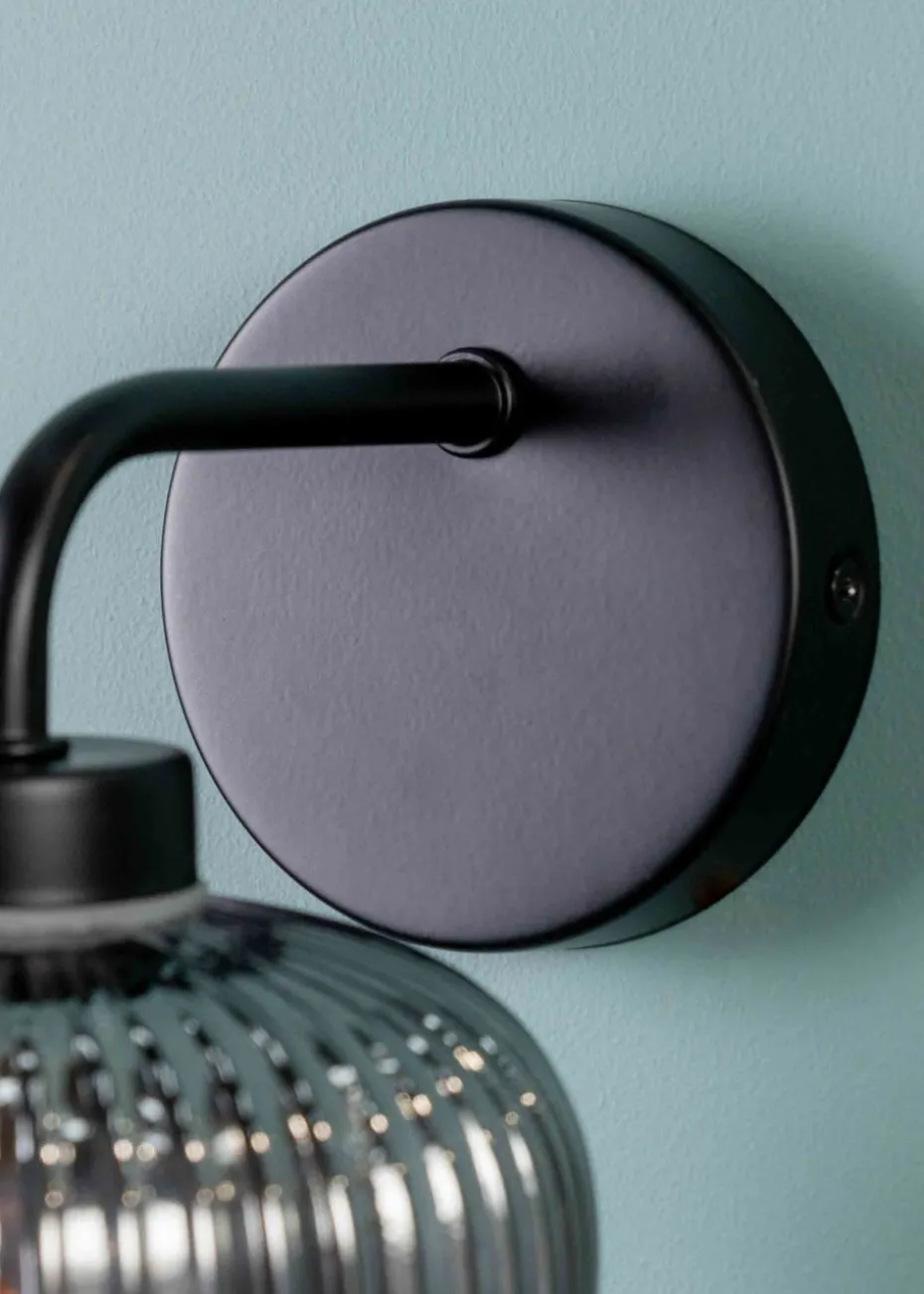 ValueLights Amaia Matte Black Wall Light with Clear Globe Shade