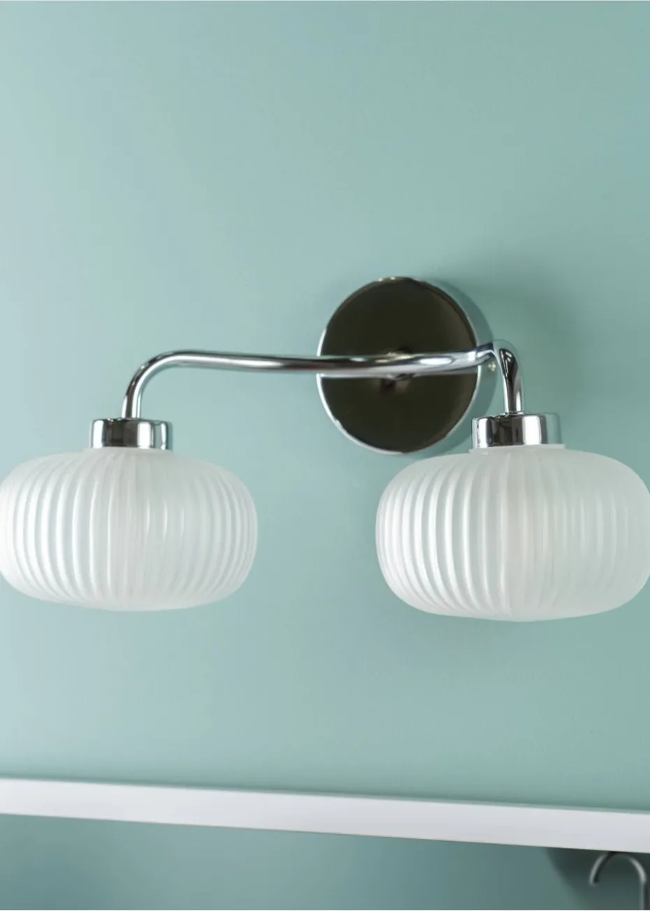 ValueLights Amaia Polished Silver Wall Light with Clear Globe Shade