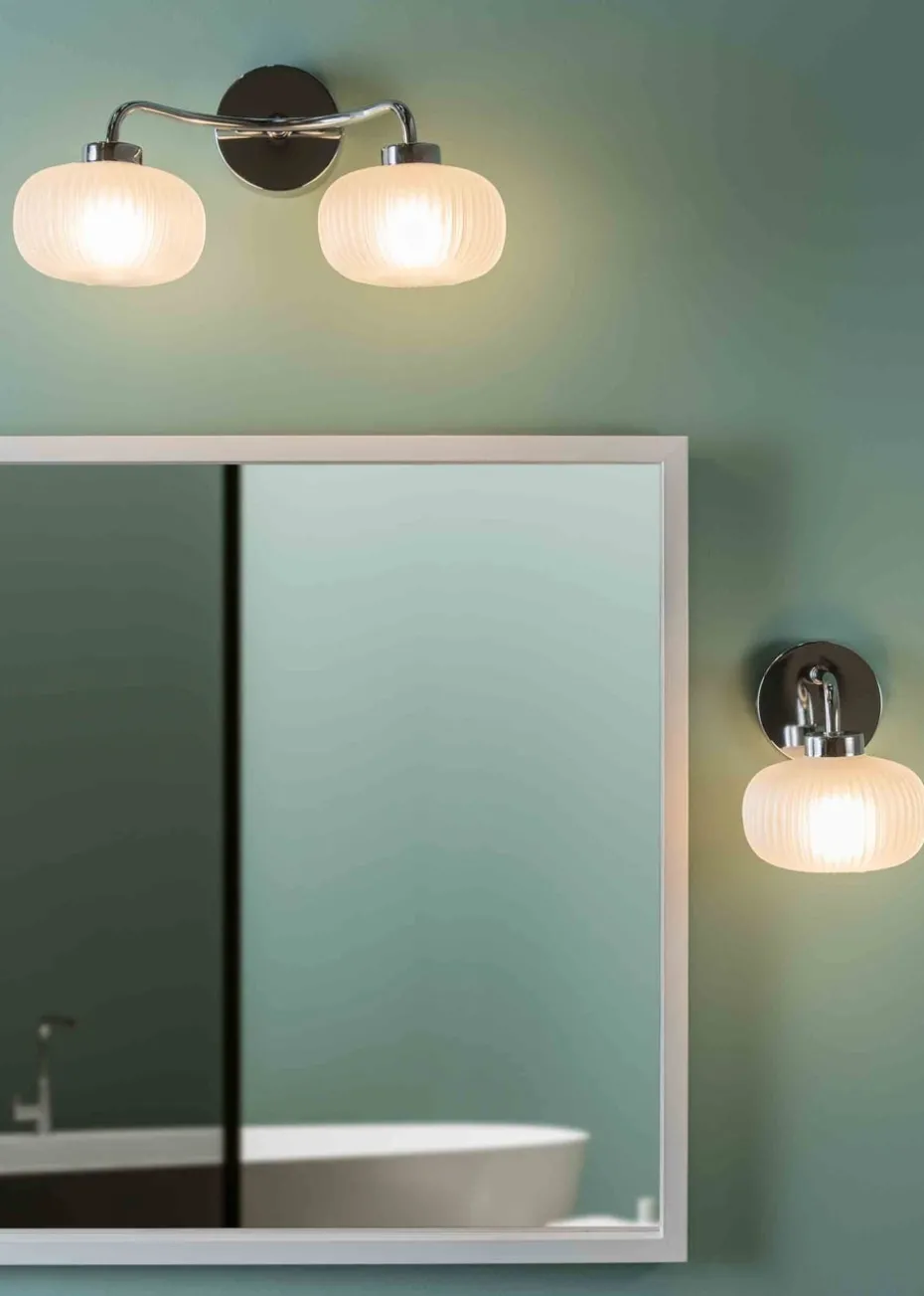 ValueLights Amaia Polished Silver Wall Light with Clear Globe Shade
