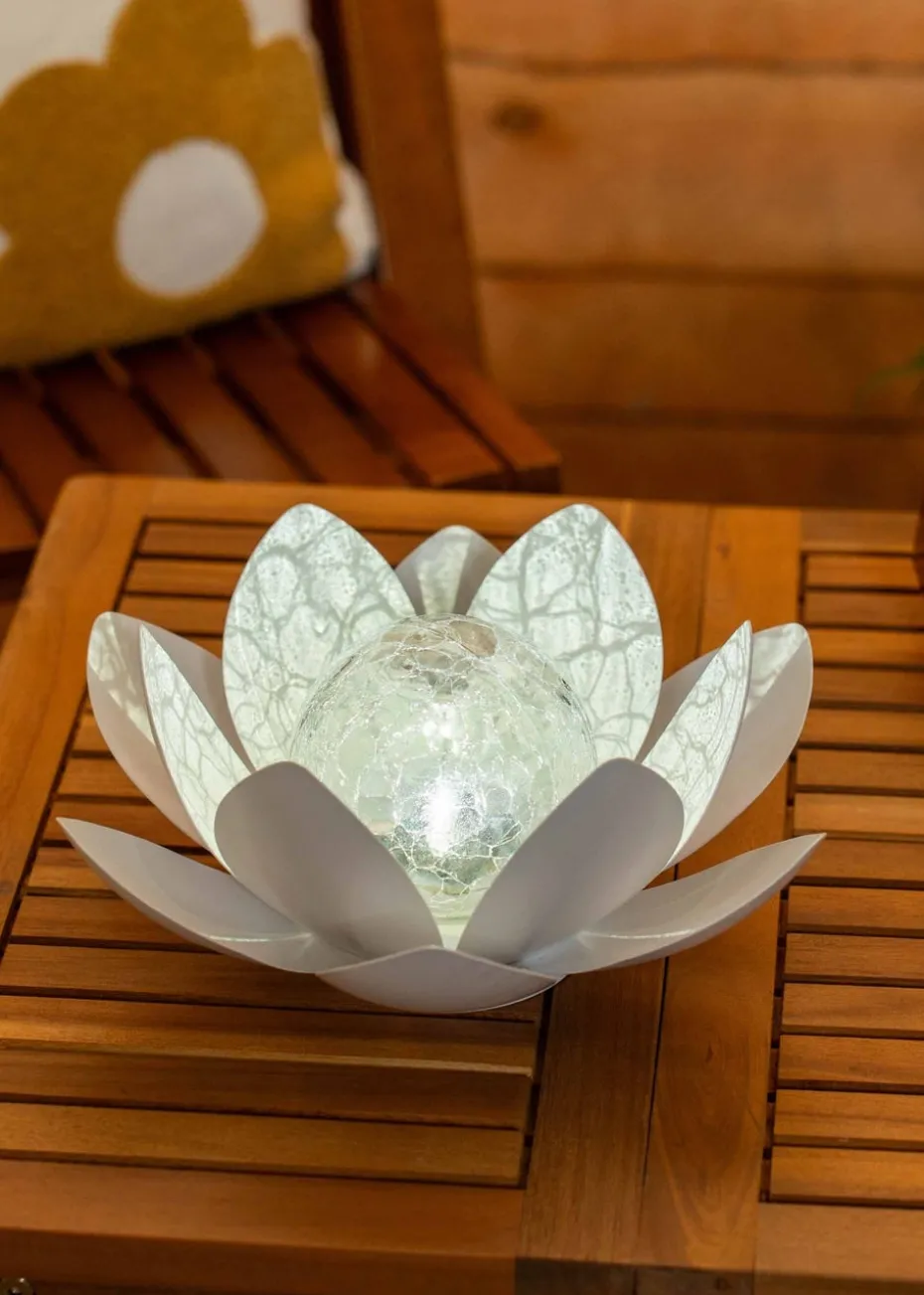 ValueLights Solar White Waterlily Lotus Flower Garden Light With Integrated LED's (11cm x 26.5cm x 26.5cm)