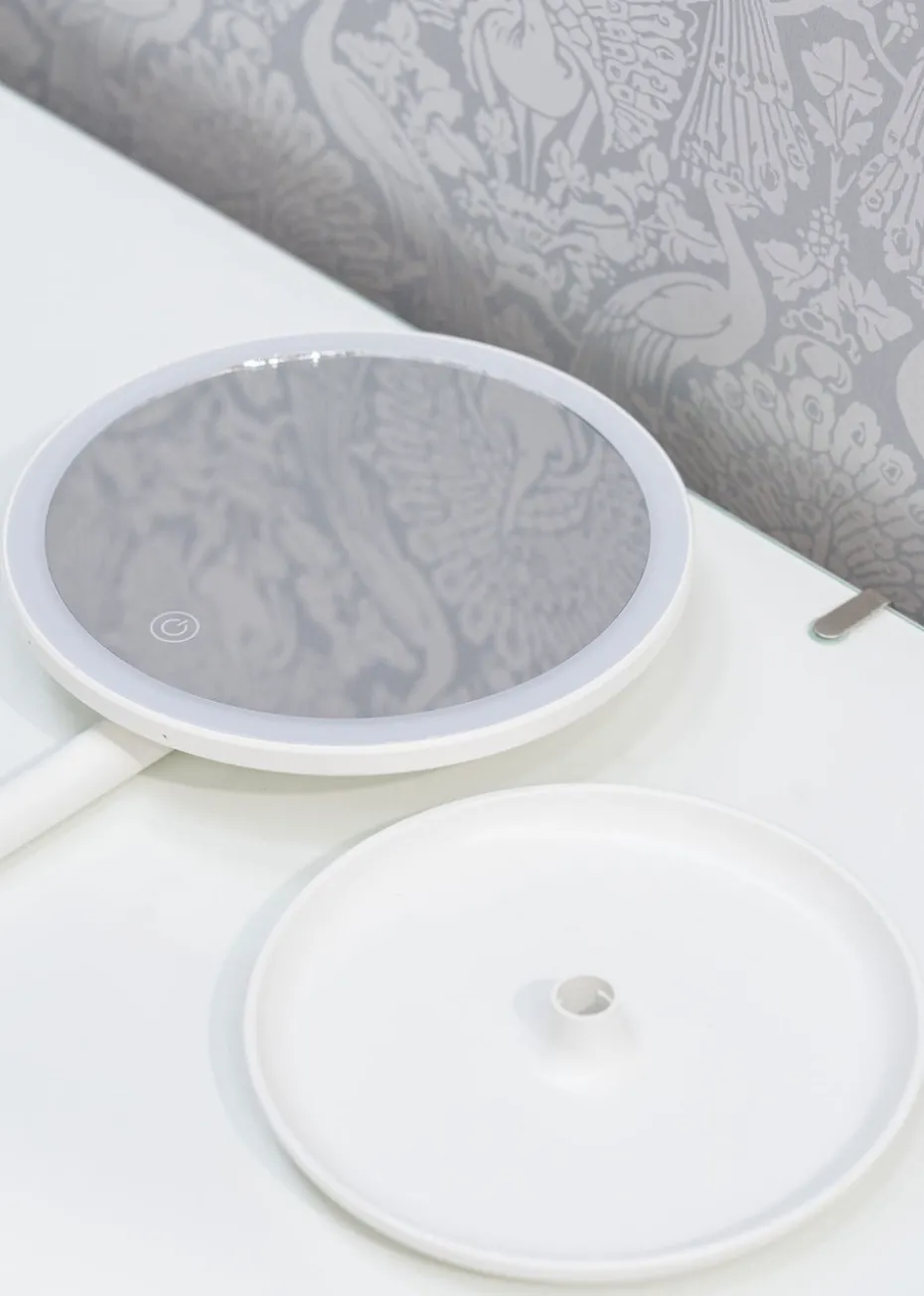 ValueLights White LED Make Up Mirror Bluetooth Speaker (33cm x 20cm x 18cm)