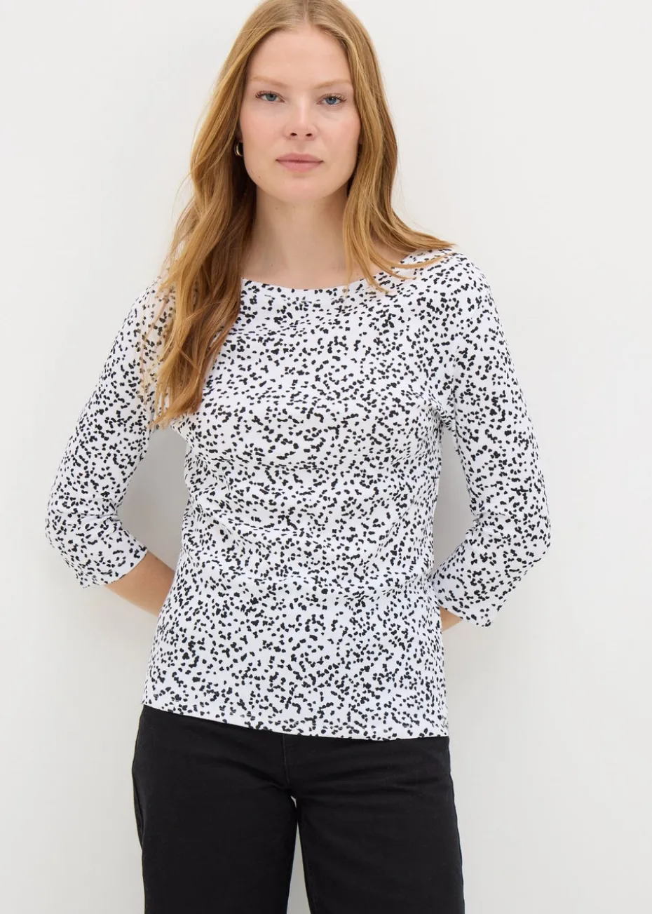 White Abstract 3/4 Sleeve Top