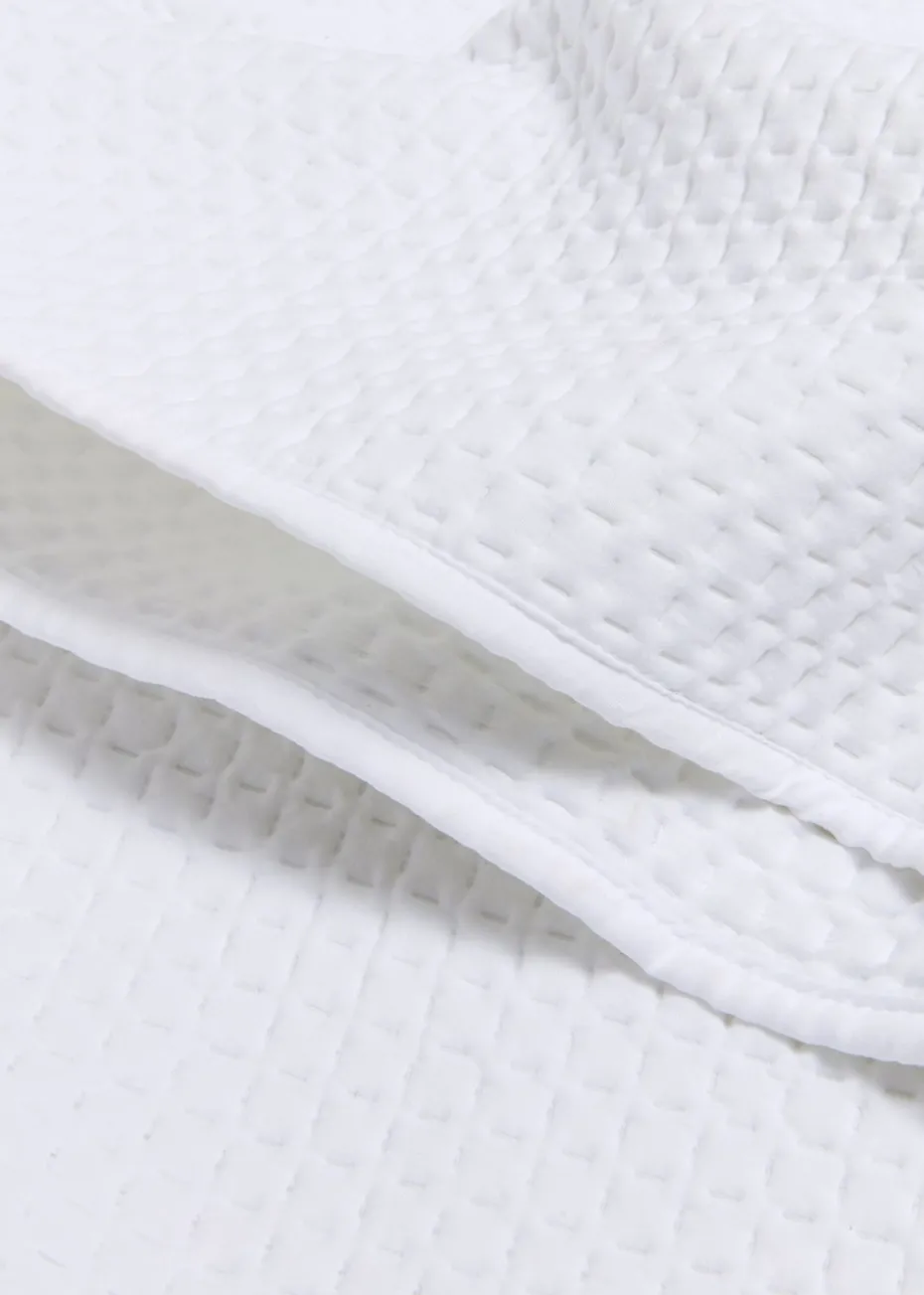 White Washed Pinsonic Bedspread (235x235cm)