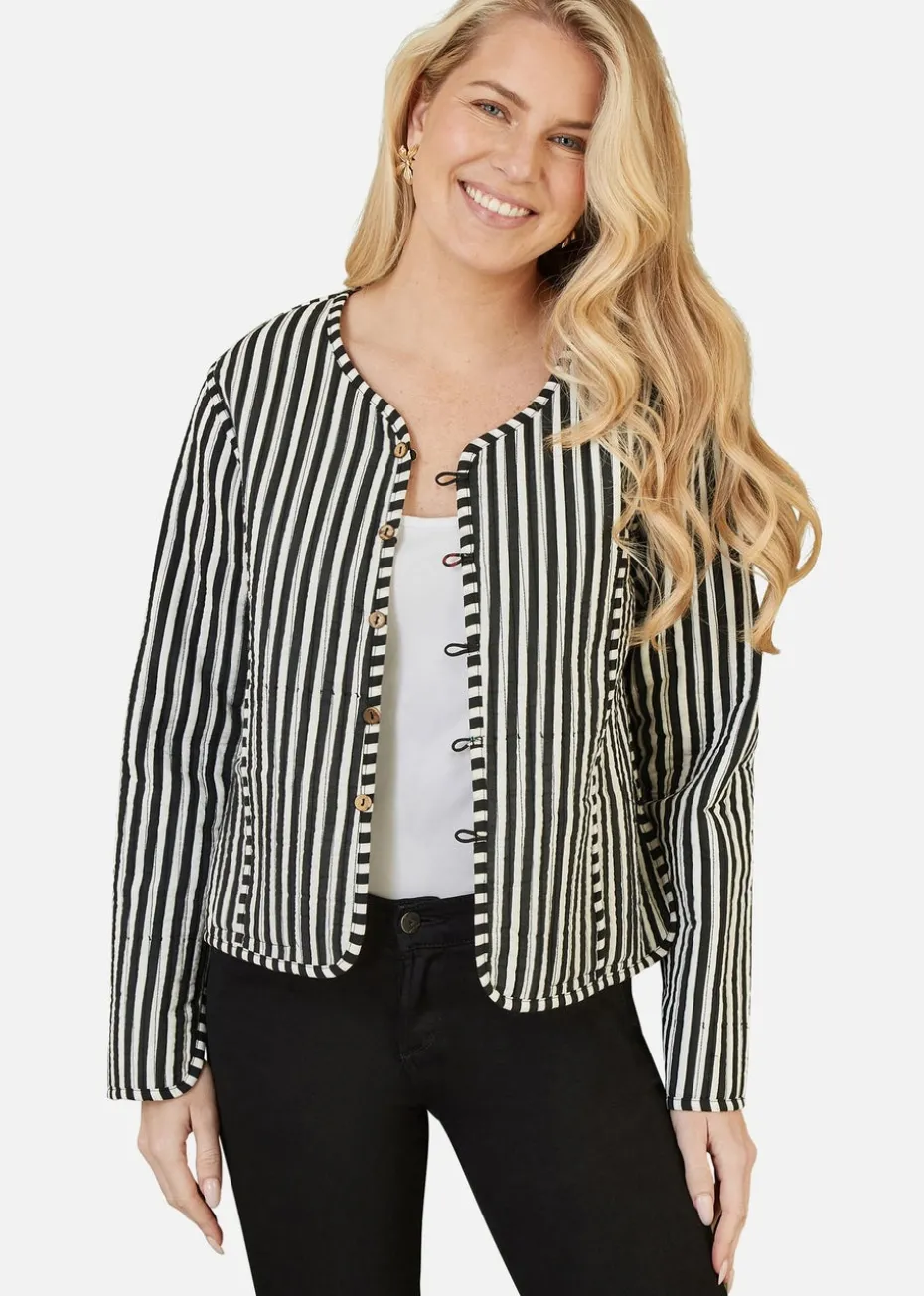 Yumi Black Animal Print Reversible Cotton Cropped Quilted Jacket